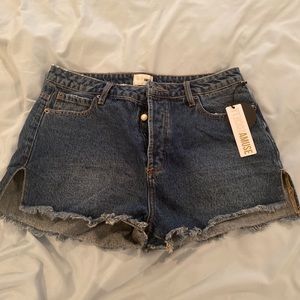 BRAND NEW Amuse Society Jean Shorts